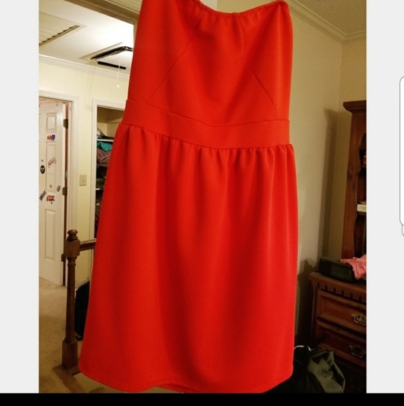 Everly Red Strapless Dress - Picture 2 of 6